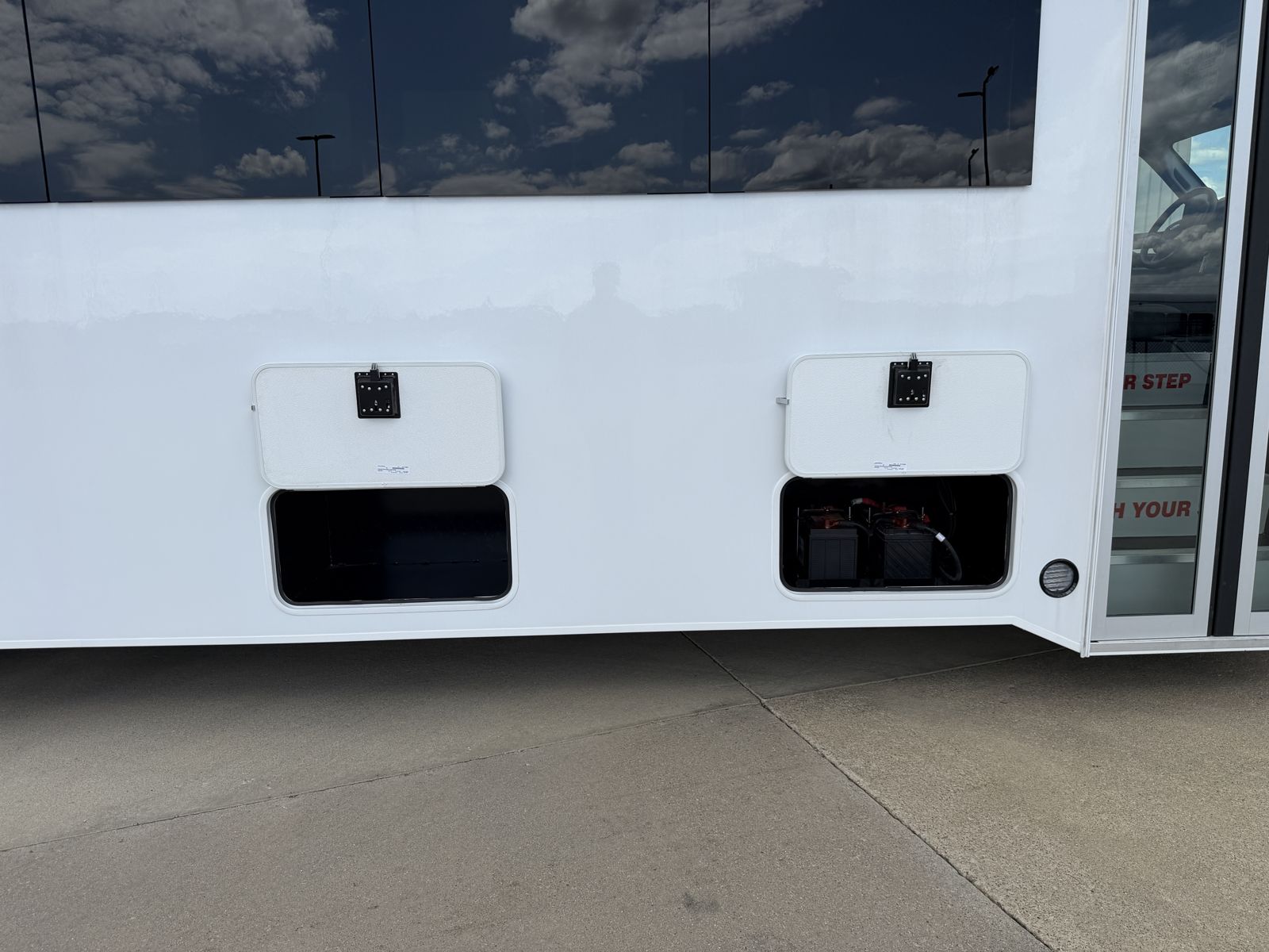 Steel-framed luggage bays on an HLE STRATOS